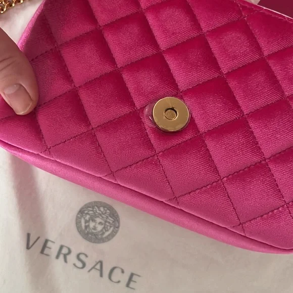 Versace NWOT Hot Pink Velvet MEDUSA Clutch crossbody Handbag 7”x5” with dust bag - Picture 4 of 11